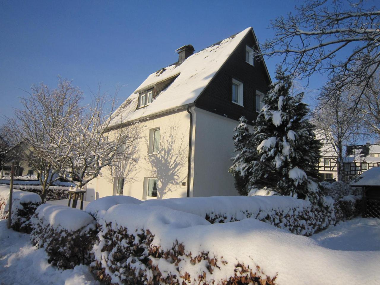 Ferienwohnungen Landgasthof Gilsbach ヴィンターベルク エクステリア 写真